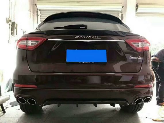 Комплект обвісів Larty (натуральний карбон) для Maserati Levante | Зображення 1