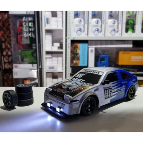 Машинка на радіоуправлінні Toyota Sprinter 4WD 1:16, біло-синя – для дрифту та перегонів | Зображення 1