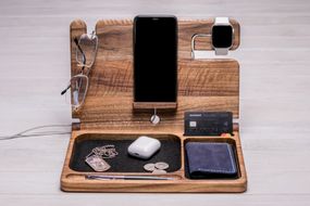 Подставка для iPhone и часов Apple «iBook MagSafe iWatch»