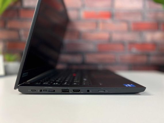 Ультрабук Lenovo ThinkPad T14 Gen 2 / 14" (1920x1080) IPS / Intel Core i5-1135G7 (4 (8) ядра по 4.2 GHz) / 16 GB DDR4 / 256 GB SSD M.2 / Intel Iris Xe Graphics / WebCam б/в | Зображення 2