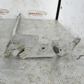 Кронштейн кріплення лівої фари косої Volkswagen Transporter T4 1990-2003 Фольксваген т4