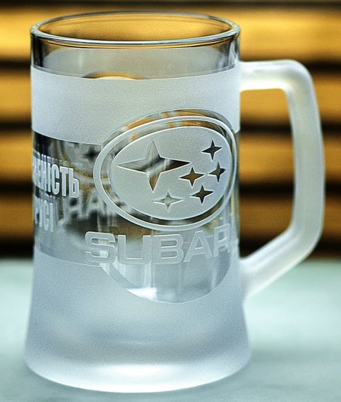 Пивний кухоль Subaru Субару 670 мл з гравіюванням Подарунок автолюбителю  Келих з логотипом авто та легендарний слоган | Зображення 8