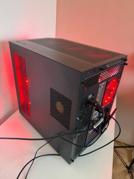 Ігровий ПК Vinga Warlike Black Tower New / AMD Ryzen 7 7700 (8 (16) ядер по 3.8 - 5.3 GHz) / 32 GB DDR5 / 256 GB SSD+1000 GB HDD / AMD Radeon RX 6900 XT Sapphire Nitro+, 16 GB GDDR6, 256-bit / Wi-Fi / 750W / Windows 11 б/в | Зображення 7