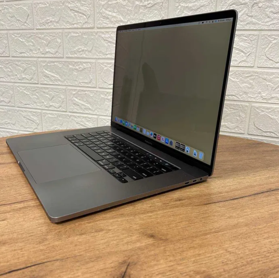 Ноутбук MacBook Pro 16 A2141 2019 i7 2,6GHz 16Gb SSD 512Gb Radeon 245циклів Б/В | Зображення 4