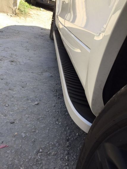 Бокові пороги Tayga Grey (2 шт., алюміній) Тільки на коротку базу для Volkswagen T6 2015-2024, рр