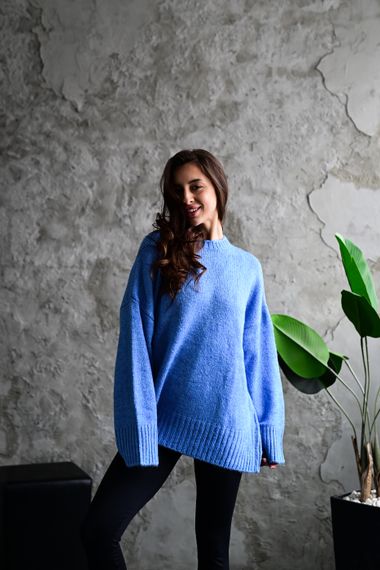 Светр жіночий