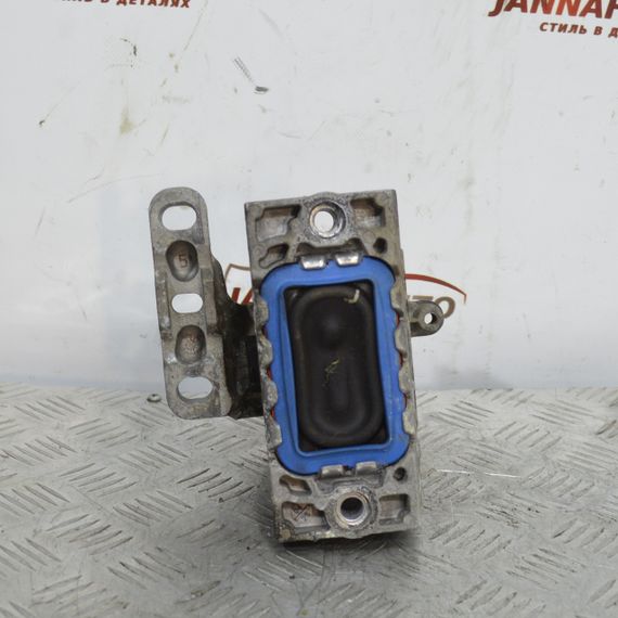 Кронштейн двигуна Volkswagen Caddy III Golf Passat B6 Touran опора подушка права  Фольксваген 1K0199262BB | Зображення 1