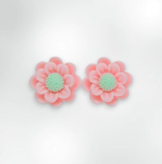 Чарівні дитячі сережки кліпси для дівчаток Liresmina Jewelry «Фіалка» в ніжно рожево-зеленому кольорі 1.8см