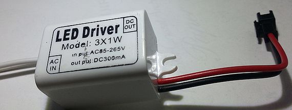 Импульсный драйвер  в пластиковом корпусе 3x1W 220V, 300mA | Зображення 1
