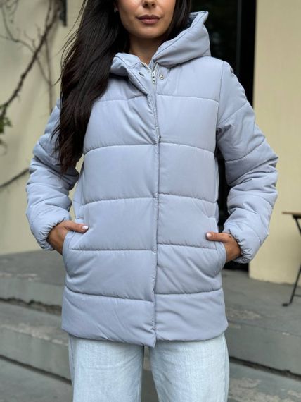 Жіноча тепла стьобана куртка зефірка на блискавці та кнопках з капюшоном розмір 50 сірий колір UH270