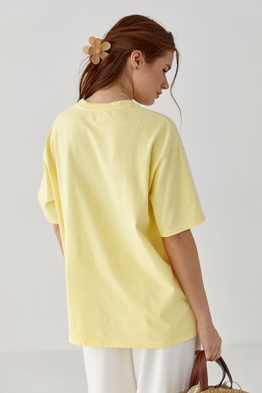 Футболка вільного крою з вишитим написом - жовтий цвет, ONE SIZE (є розміри) | Зображення 1