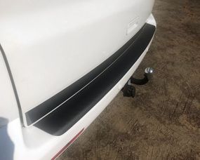 Накладка на задний бампер с загибом (ABS-пластик) Глянцевая для Volkswagen T5 Transporter 2003-2010 гг.