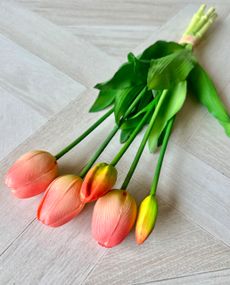 Искусственные латексные тюльпаны Real Touch коралловые — букет: 3 тюльпана + 2 бутона, высота 40 см