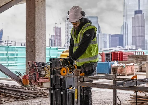 Акумуляторна болгарка DeWalt без АКБ та ЗП DCG418NT | Зображення 2