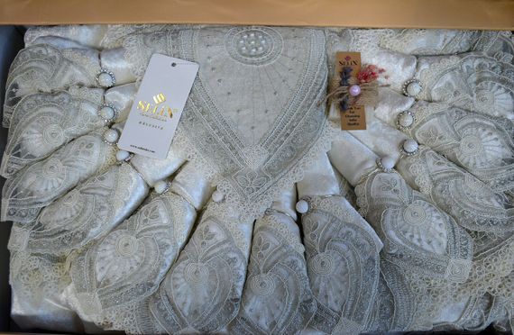 Велюрова скатертина з ранером Selin Hurrem Set 160×350+12 серветок Кремова | Зображення 3