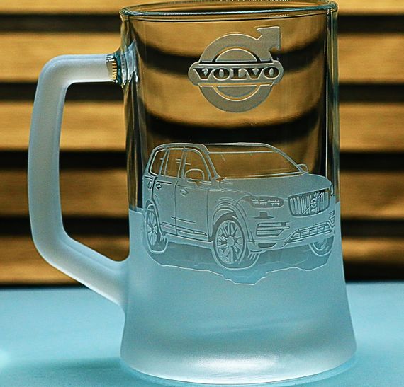Пивний келих 670 мл з гравіюванням Вольво Volvo XC90 подарунок для автолюбителя  кухоль для пива