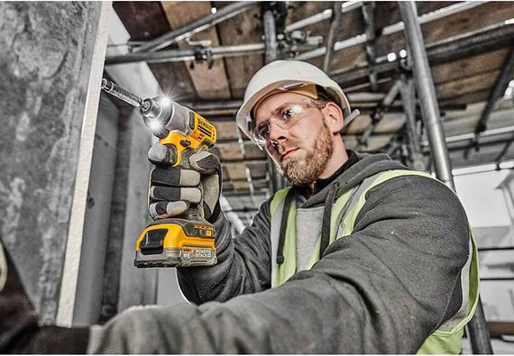 Шуруповерт ударный аккумуляторный бесщёточный 192Нм DeWALT DCF840NT | Зображення 2