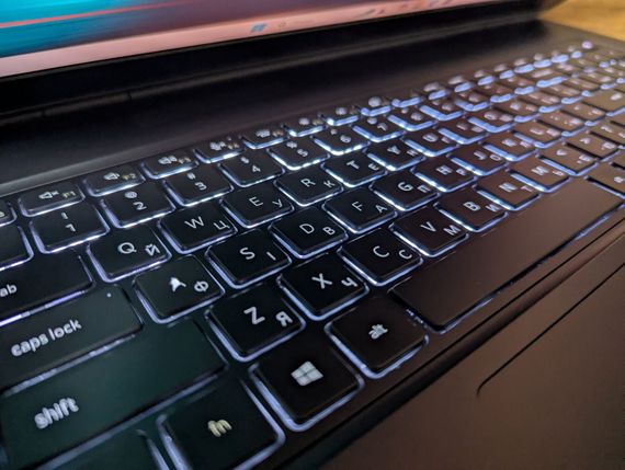 Мобільна робоча станція Dell Precision 7760 / 17.3" (3840x2160) IPS / Intel Core i7-11850H (8 (16) ядер по 2.5 - 4.8 GHz) / 128 GB DDR4 / 1000 GB SSD / nVidia RTX A5000, 16 GB GDDR6, 256-bit / WebCam / HDMI / Windows 11 б/в + Подарунок Миша / USB | Зображення 5