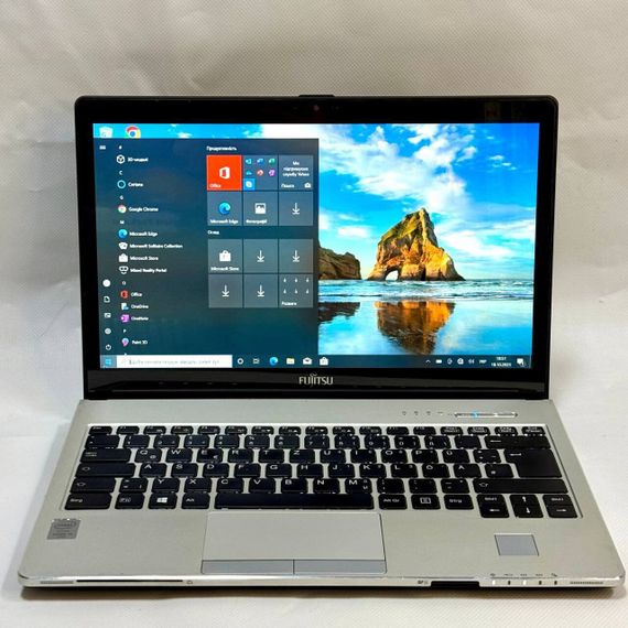 Ультрабук Б-клас Fujitsu LifeBook S935 / 13.3" (1920x1080) IPS Touch / Intel Core i5-5300U (2 (4) ядра 2.3 - 2.9 GHz) / 8 GB DDR3 / 256 GB SSD / Intel HD Graphics 5500 / WebCam / VGA / Windows 10 Pro б/в | Зображення 1