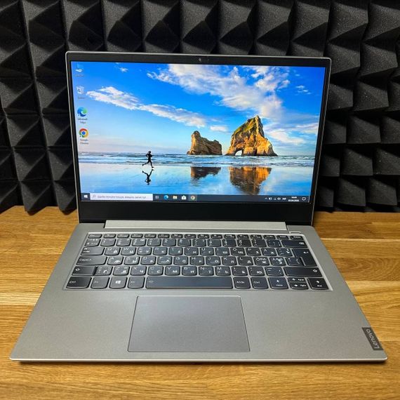 Ультрабук Б-класс Lenovo IdeaPad S340-14API / 14" (1920x1080) IPS / AMD Ryzen 3 3200U (2 (4) ядра по 2.6 - 3.5 GHz) / 8 GB DDR4 / 256 GB SSD / AMD Radeon Vega 3 Graphics / WebCam б/у | Зображення 1