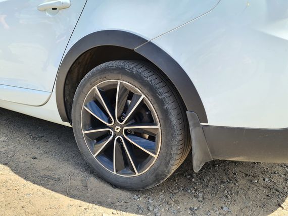 Накладки на арки (8 шт, черные) SW, металл для Renault Megane III 2009-2016 гг | Зображення 8