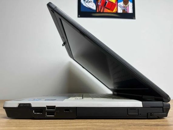 Рабочая станция Fujitsu Celsius H710 / 15.6" TN / Intel Core i7-2720QM (4(8) ядра по 2.2-3.3 GHz) / 8GB DDR3 / 256GB SSD / Quadro 1000M, 2GB GDDR3, 128-bit / WebCam б/у | Зображення 4