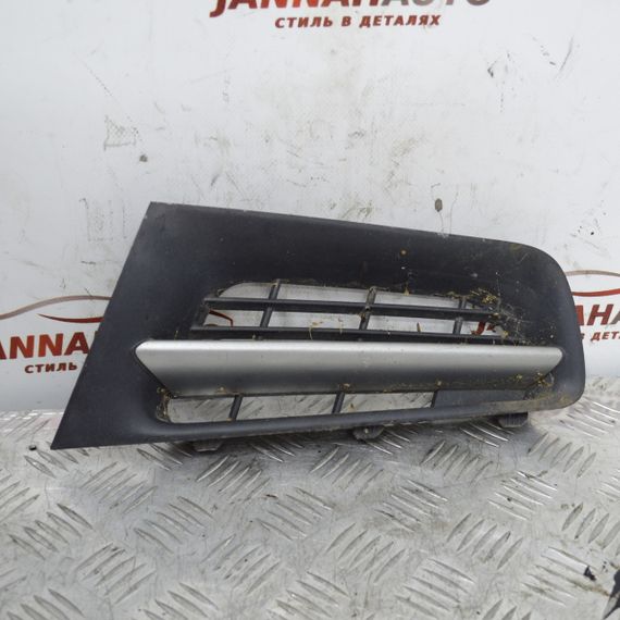 Решітка радіатора ліва Renault Megane II 2003-2009 Решітка бампера Рено Меган 2 8200746094