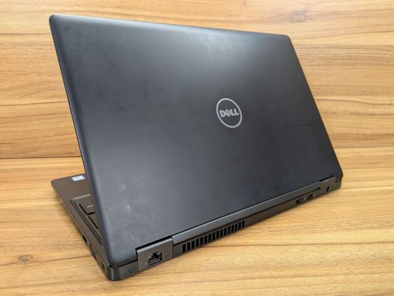 Ноутбук Dell Latitude 5580 / 15.6" (1366x768) TN / Intel Core i5-7200U (2 (4) ядра по 2.5 - 3.1 GHz) / 8 GB DDR4 / 128 GB SSD / Intel HD Graphics 620 / WebCam / Windows 10 б/в + Подарунок  Флеш-накопичувач USB 32 ГБ | Зображення 5