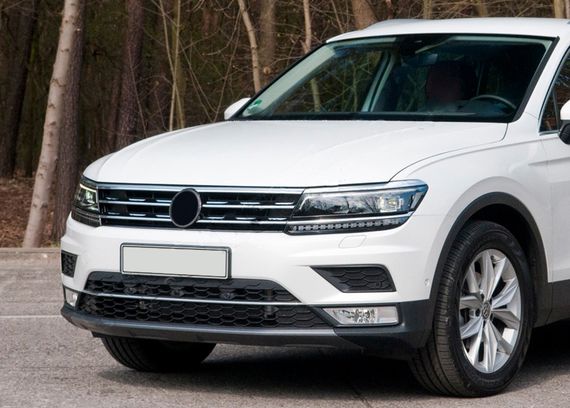 Накладки на кант решетку и фары 2016-2020 (3 шт, нерж) для Volkswagen Tiguan | Зображення 1
