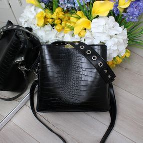 Стильна жіноча сумка на три відділення з тисненням шкіра рептилії Чорна
