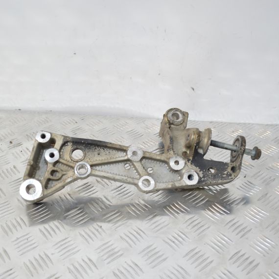 Кронштейн передньої балки правий Skoda Octavia Superb кронштейн важеля перед Шкода Октавія Суперб 1K0199296E | Зображення 2