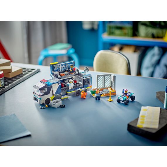 Конструктор LEGO City Пересувна поліцейська криміналістична лабораторія 674 деталей (60418) | Зображення 9