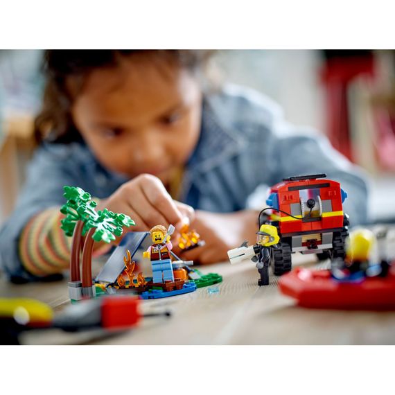 Конструктор LEGO City Пожежний позашляховик з рятувальним човном 301 деталей (60412) | Зображення 6