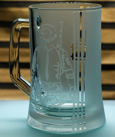 Пивний келих 670 мл PUBG з гравіюванням подарунок для геймера фаната ПАБГ ігровий кухоль для пива | Зображення 2