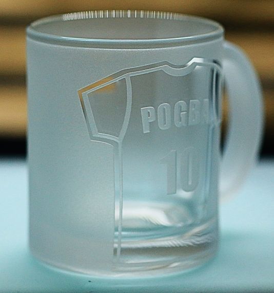 Подарочная стеклянная чашка для чая и кофе 320 мл с  гравировкой лого футбольного клуба ФК Ювентус POGBA | Зображення 4