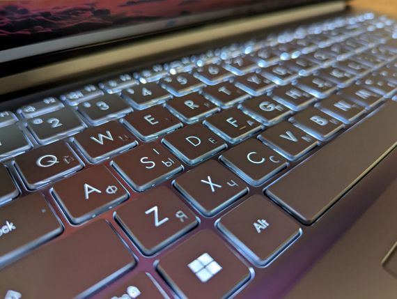 Ноутбук Asus VivoBook F1504V / 15.6" (1920x1080) IPS / Intel Core 5-120U (10 (12) ядер по 1.4 - 5.0 GHz) / 16 GB DDR4 / 500 GB SSD / Intel Graphics / WebCam / TouchID / Windows 11 б/у | Зображення 5