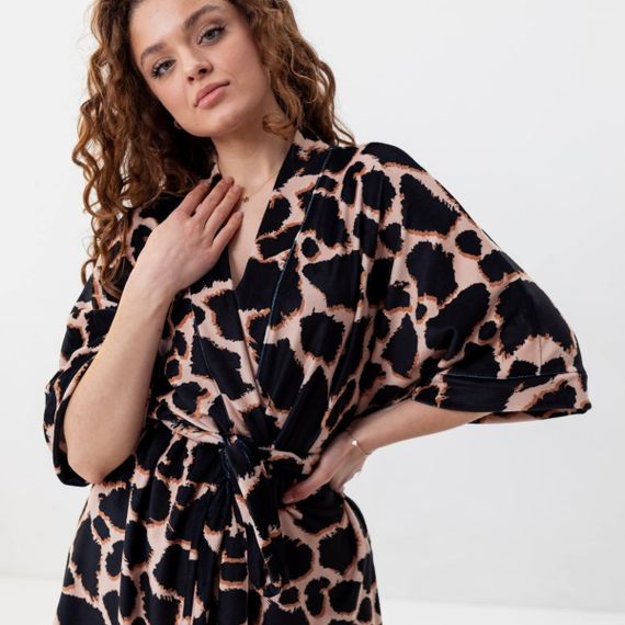 Халат жіночий з плюшевого велюру Стильний жираф 3411_XL 15930 XL | Зображення 1