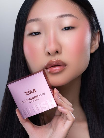 Рум'яна ZOLA Velvet Blush Glow - 04 Soft Rose (8.5 g) | Зображення 5