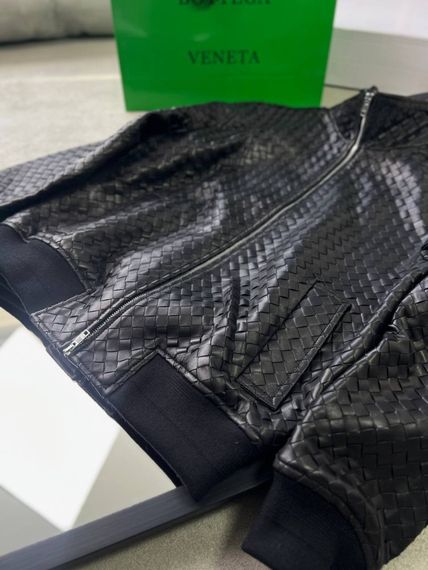 Демісезонна курточка Bottega Veneta з натуральної шкіри чорного кольору v098 | Зображення 2