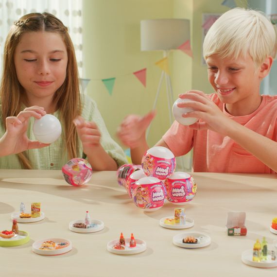 Ігровий набір з сюрпризом Пікнік Mini World 2305003 зі стікерами | Зображення 8