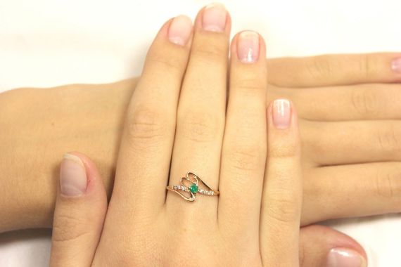 Кольцо из красного золота с изумрудом 18.5 | Зображення 2