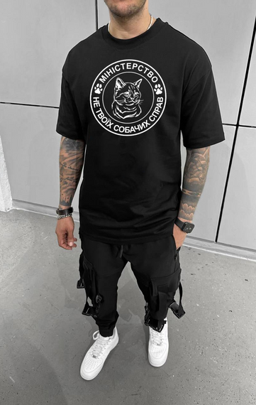 Футболка з мерчем