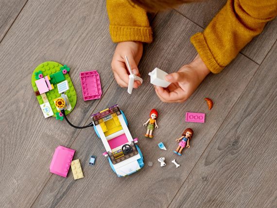 Конструктор LEGO Friends Електромобіль Олівії (41443) | Зображення 1