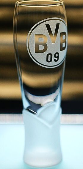 Пивной бокал крафтовый 440 мл ФК Боруссия Borussia с гравировкой подарок для фаната футбольная кружка глянец | Зображення 1