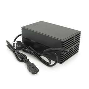Зарядний пристрій для акумуляторів Li-ion 67,2V,16S,10A,750W, штекер Triangle plug (T-tipe/IEC/C13 N+L-) індикація, 220х122х86mm,