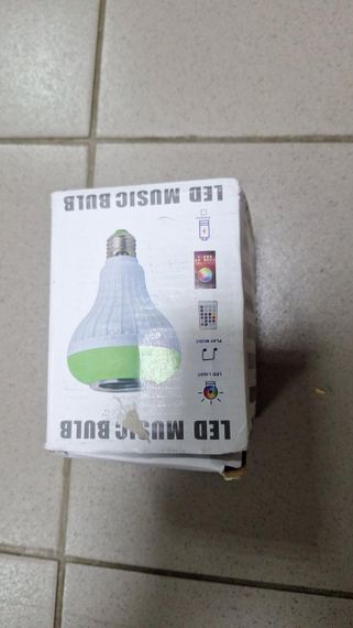 УЦЕНКА! Музыкальная LED лампа c пультом LED Music Bulb Light (Плохая упаковка, не работает Bluetooth 2317) | Зображення 1