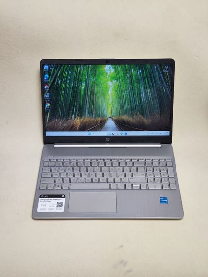 Ультрабук HP 15-DY2046NR / 15.6" (1366x768) TN Touch / Intel Core i3-1115G4 (2 (4) ядра по 3.0 - 4.1 GHz) / 8 GB DDR4 / 256 GB SSD / Intel UHD Graphics / WebCam б/у | Зображення 1