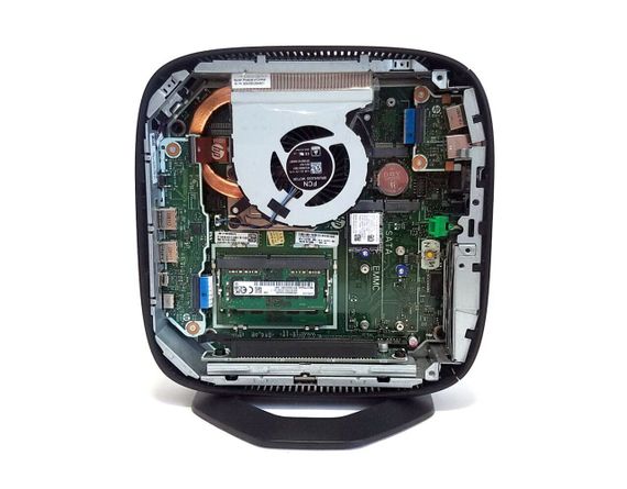 Неттоп HP t740 Thin Client USFF / AMD Ryzen V1756B (4 (8) ядра по 3.25 - 3.6 GHz) (аналог i7-7700T) / 8 GB DDR4 / 256 GB SSD M.2 / AMD Radeon RX Vega 8 Graphics / Win 10 Pro б/у | Зображення 3