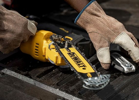 Акумуляторна міні-пилка DeWalt с АКБ та ЗП DCMPS520P1 | Зображення 5