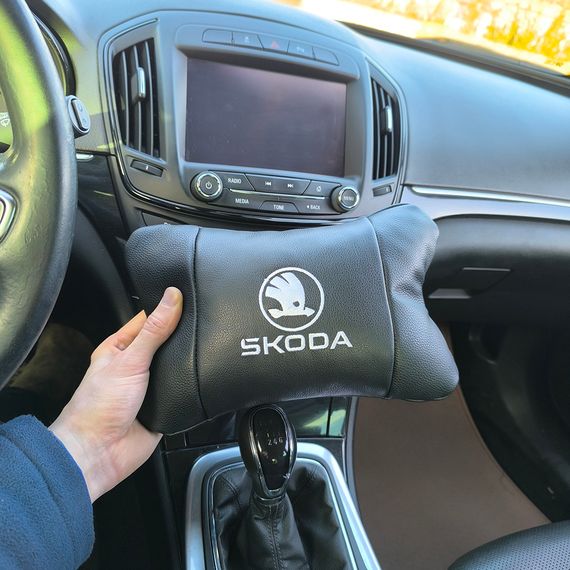 Автомобильные подушки 2 шт на подголовник Skoda / Вред, из натуральной кожи, стильный аксессуар для вашего авто | Зображення 2